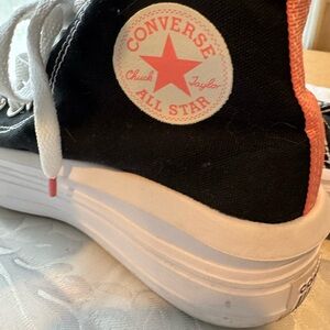 CONVERSE Girls Chuck Taylor Hightops